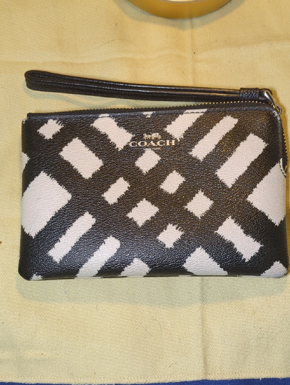 Coach Black and White Wristlet Pouch NOW ONLY $50 - Picture 7 of 7